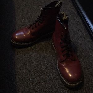 Dr martens 1460 smooth cherry red